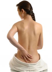 Болки в гърба в гърба под ребрата отдясно