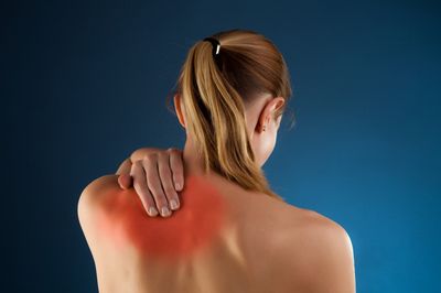 Болка от гърба под лявата паста