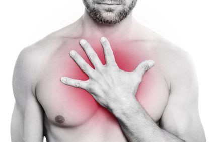 Причини и разлики в симптомите на гръдна болка, в средата