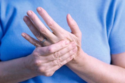 Защо пръстите на лявата ръка са тъпи и какво прави тялото сигнал за този симптом?