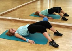 Терапевтични упражнения за гръбначния стълб: индикации и противопоказания, набор от упражнения + Видео