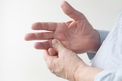 Причини за болка в пръстите на горните крайници
