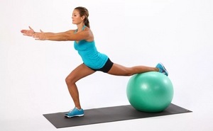 Упражнения с фитнес (топка за гимнастика): при какви условия са полезни, предимствата на такива упражнения, комплекси за гърба