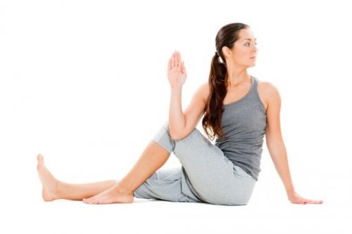 Какви упражнения за йога ще помогнат за премахване на болката в гърба