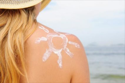 Защо кожата най-често се сърди след излагане на слънце и как да премахне този симптом?