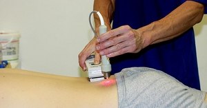 Лазерна терапия на гръбначния стълб и ставите: ползи, цена, обратна връзка от пациента