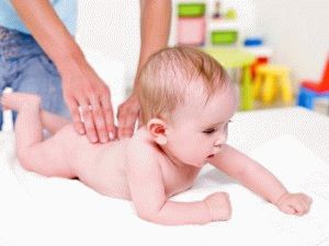 Масаж с хипертония на краката на бебето