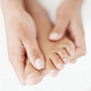 Причини за подуване на пръстите на краката