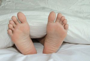 Защо болки в краката след сън