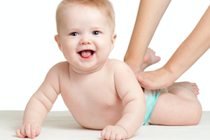 Как надеждно и сигурно укрепвате гърба на детето на различни етапи от неговото раждане
