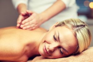 Тайните на масаж на гърба с остеохондроза