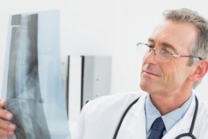 Spondylodiscitis на гръбначния стълб: причини, симптоми на заболяването и начини на лечение