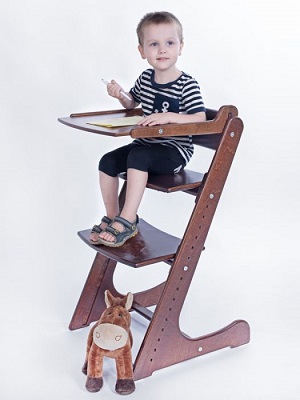 Преглед на уникалния стол "Konek Gorbunek", отглеждайки се заедно като дете