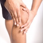 Как да се лекува нараняване на коляното: какво да направите, ако сте подути и болезнени