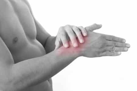 Причини, симптоми, начини за лечение на навяхвания и мускули на ръката