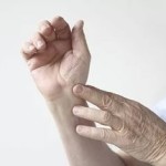 Протягане на сухожилията на ръката: как да се третира четката и какво да се прави в случай на разместване