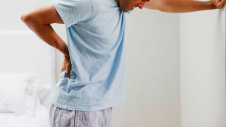 Как да се лекува хондроза на гърба и какво е това заболяване?