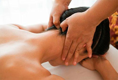 Как да направите масаж или самостоятелно масаж за цервикална остеохондроза?
